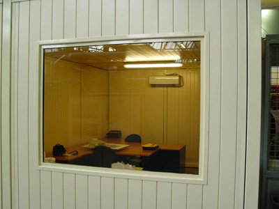 Baies vitrées bureau acoustique d'atelier